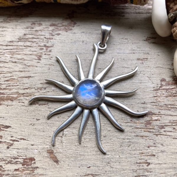 Vintage sterling silver rainbow moonstone sunburst pendant