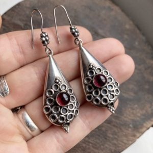 Vintage Indian sterling silver garnet earrings