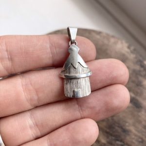 Vintage sterling silver hut pendant