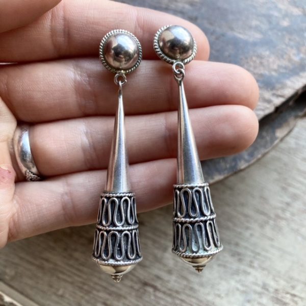 Vintage sterling silver Balinese earrings