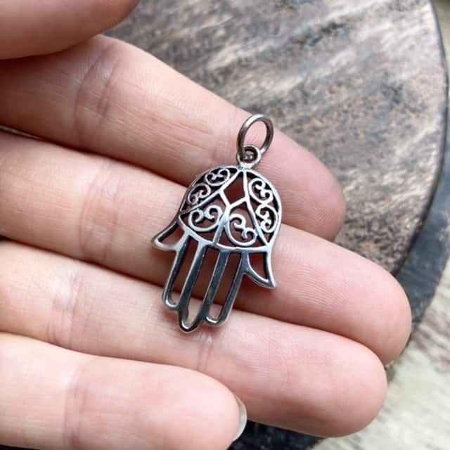 Vintage sterling silver hand of Fatima pendant