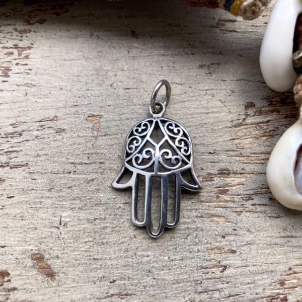 Vintage sterling silver hand of Fatima pendant