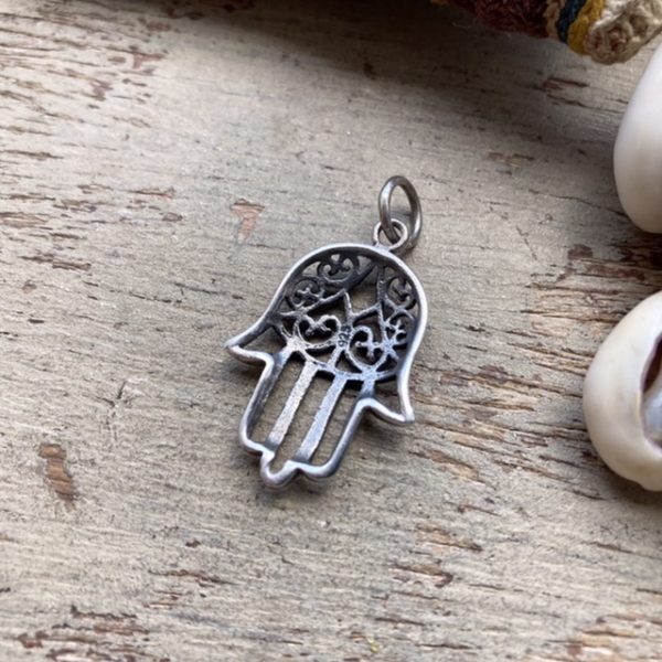 Vintage sterling silver hand of Fatima pendant