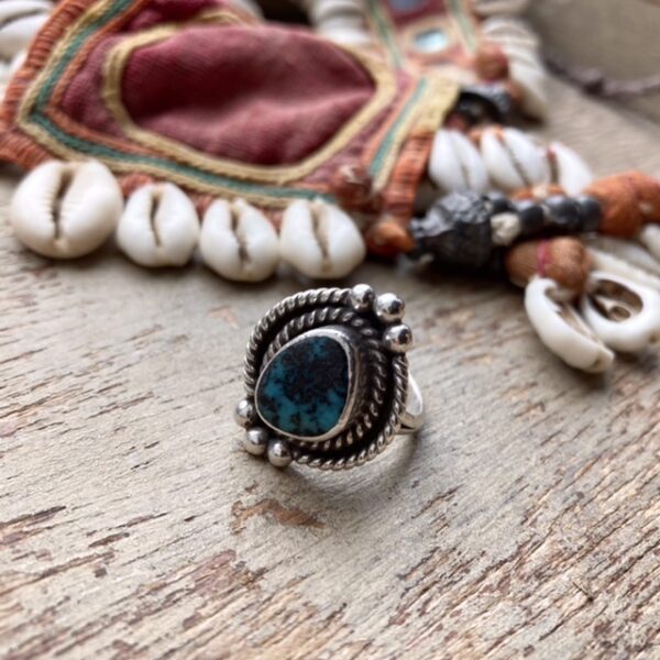 Vintage Navajo sterling silver turquoise ring