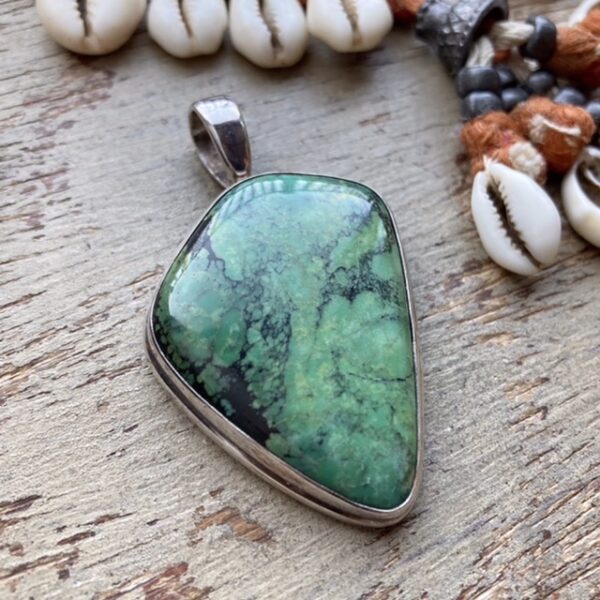 Vintage sterling silver green turquoise pendant