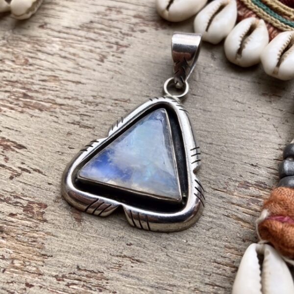 Vintage solid silver rainbow moonstone pendant