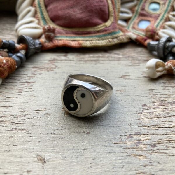 Vintage sterling silver yin yang ring