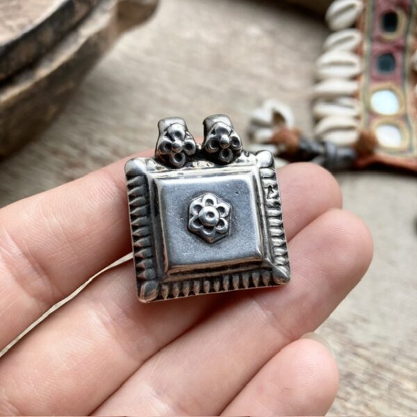 Vintage Indian sterling silver flower pendant
