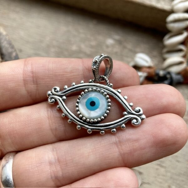 Vintage sterling silver evil eye pendant