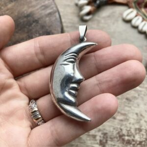 Vintage sterling silver crescent moon pendant