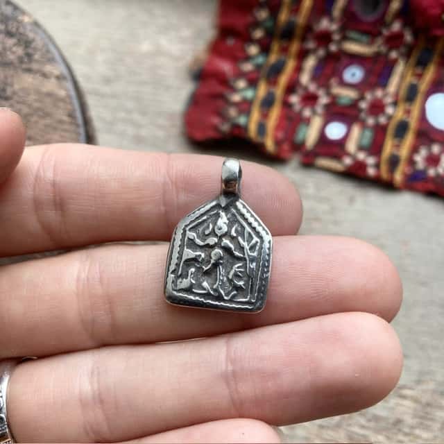 Vintage Indian sterling silver temple token pendant