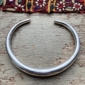Vintage sterling silver cuff bangle