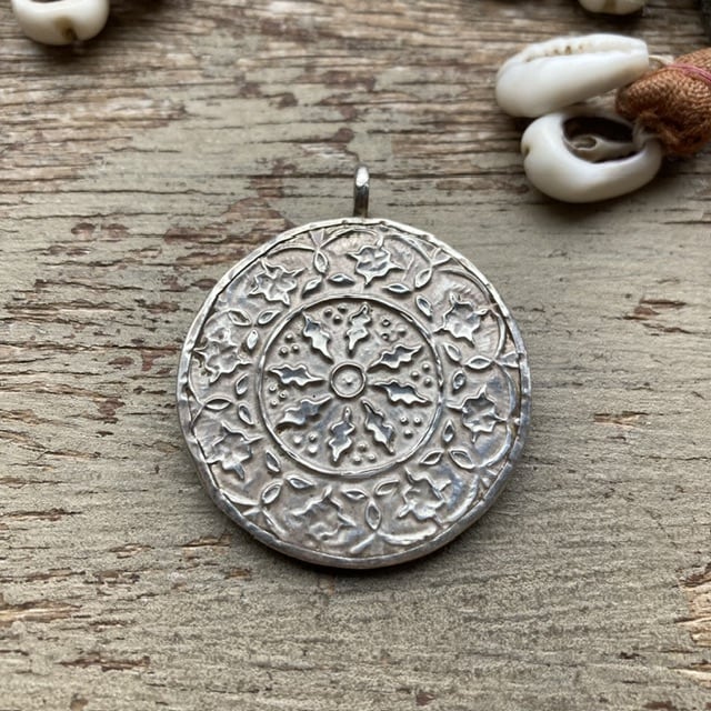 Vintage Indian sterling silver Handpainted Om pendant