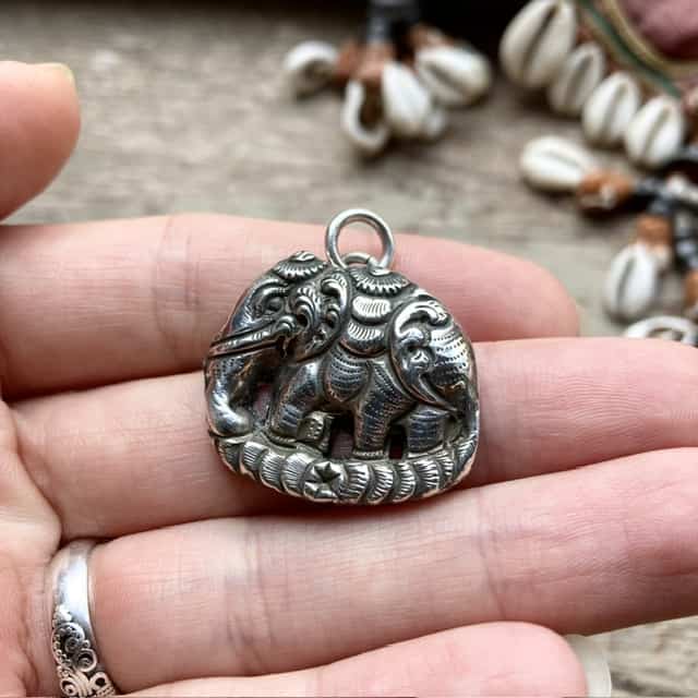 Vintage sterling silver elephant pendant