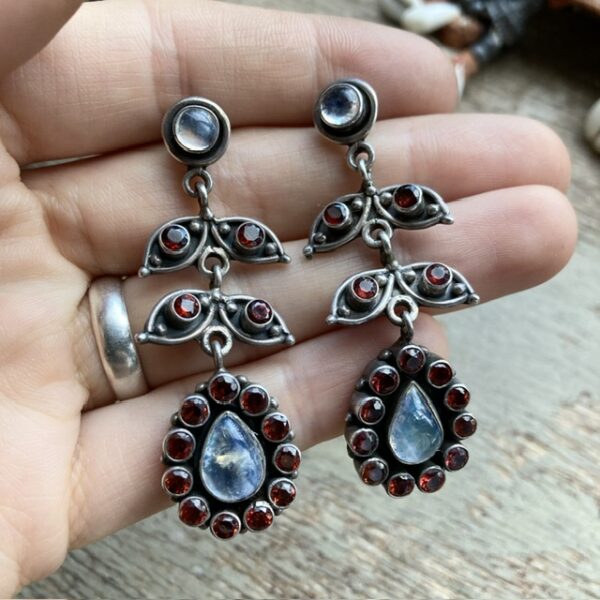 Vintage sterling silver moonstone and garnet earrings