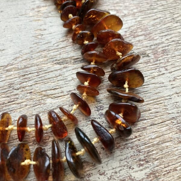 Vintage hand-knotted natural amber necklace
