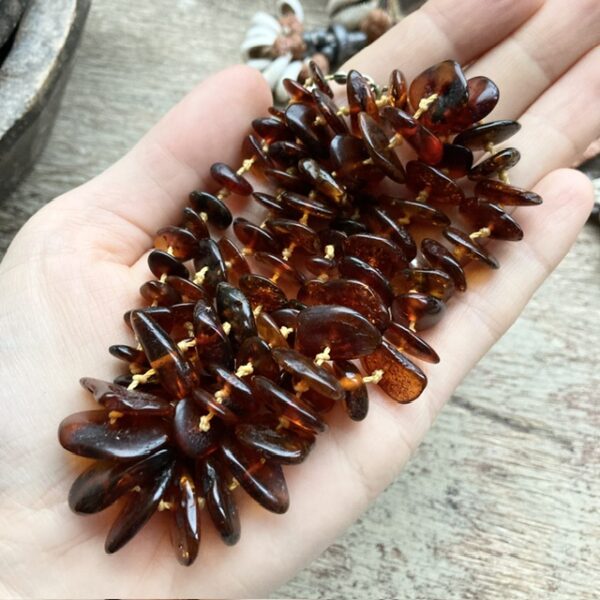 Vintage hand-knotted natural amber necklace