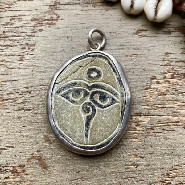 Vintage sterling silver Tibetan carved stone pendant