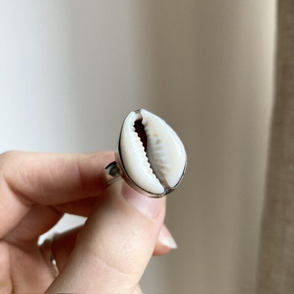 Vintage sterling silver cowrie shell ring