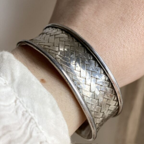 Vintage Balinese sterling silver woven bangle