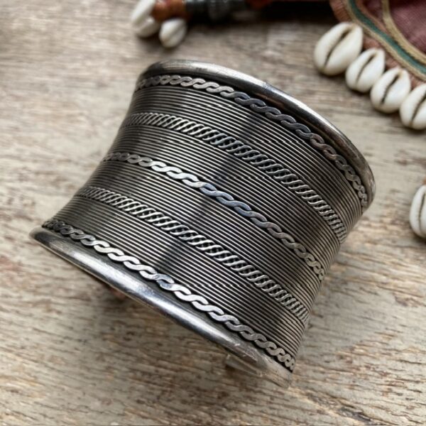 Vintage heavy solid silver cuff bangle