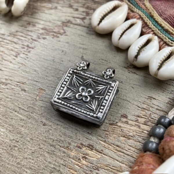 Vintage Indian sterling silver amulet pendant