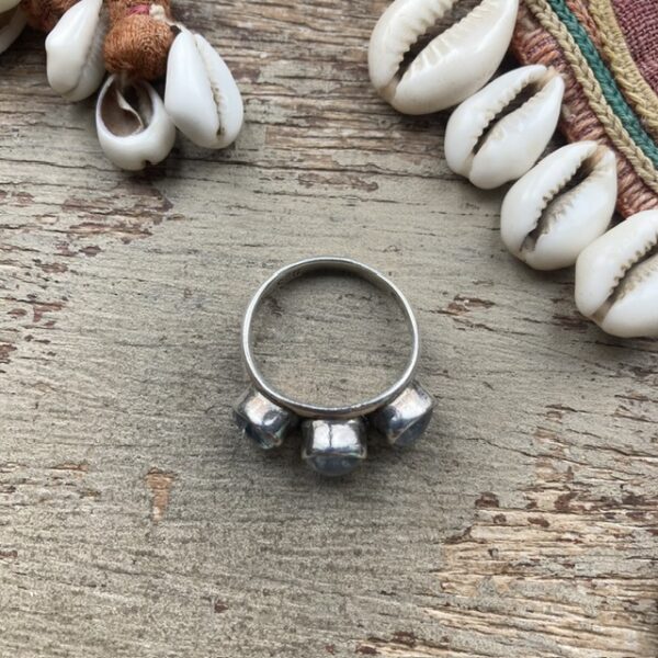 Vintage sterling silver rainbow moonstone ring