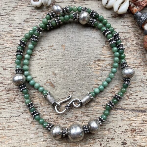 Vintage sterling silver and aventurine beaded necklace