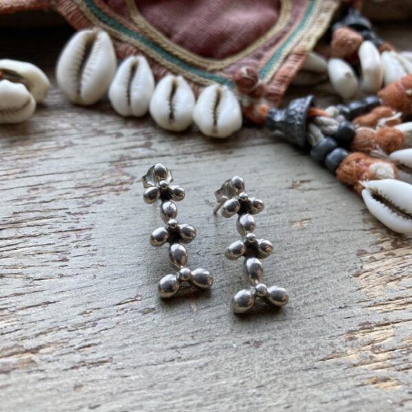 Vintage sterling silver minimalist flower earrings