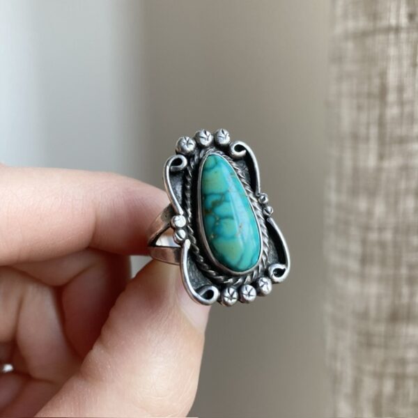 Vintage Navajo sterling silver turquoise ring