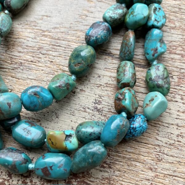 Vintage natural turquoise beaded necklace