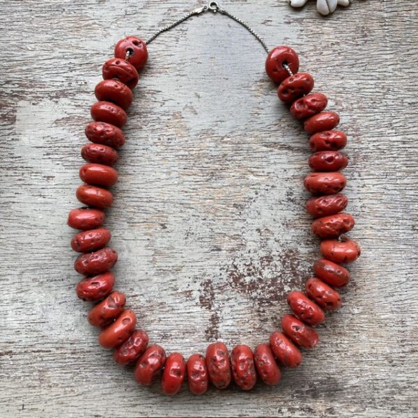 Vintage chunky coral beaded necklace