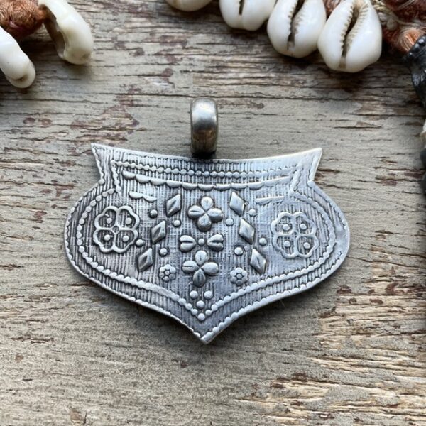 Vintage Indian ornate solid silver pendant