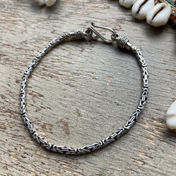 Vintage sterling silver Byzantine link bracelet