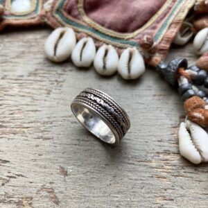 Vintage ornate sterling silver ring