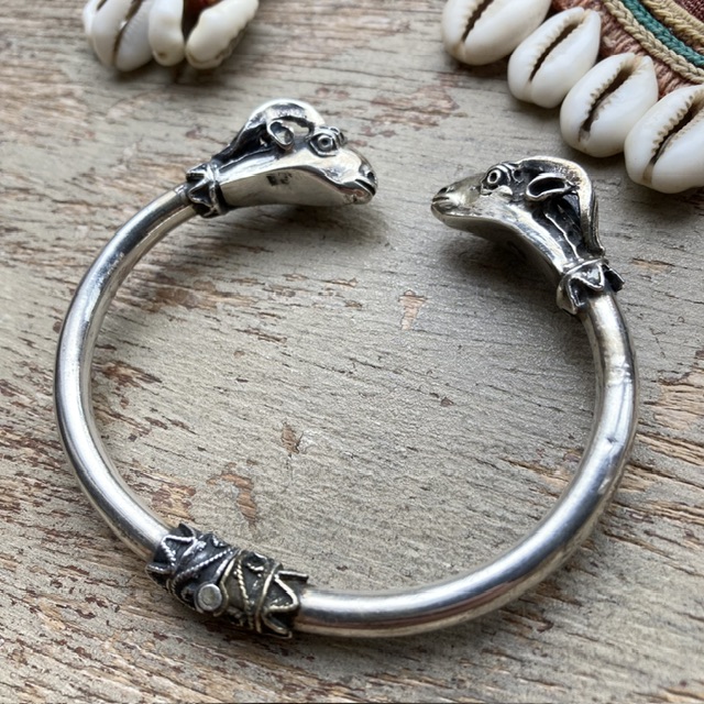 Vintage sterling silver ram head bangle