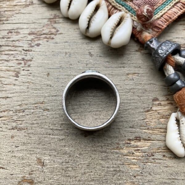 Vintage heavy solid silver ring