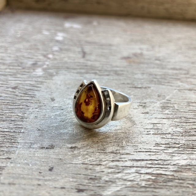 Vintage sterling silver amber horseshoe ring