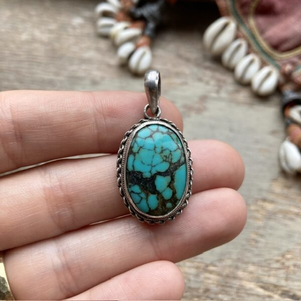 Vintage sterling silver turquoise pendant