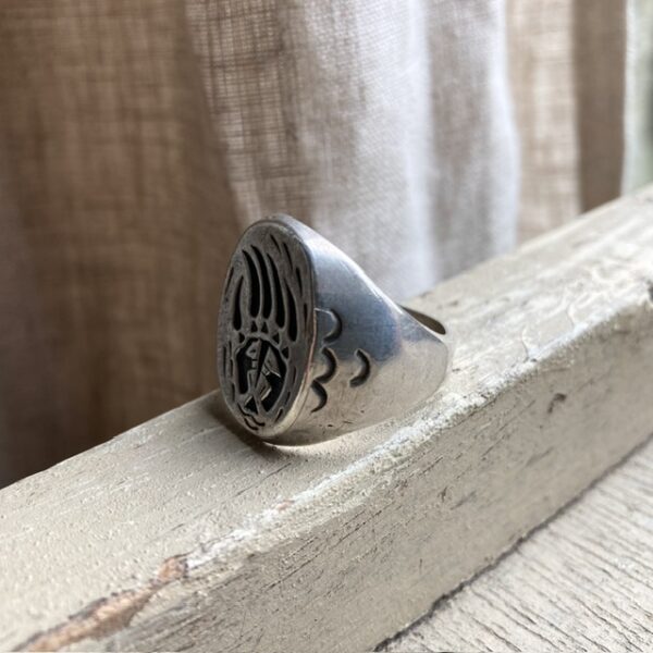 Vintage Navajo sterling silver bear paw ring