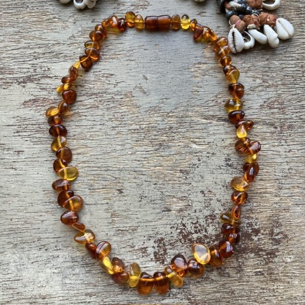 Vintage natural amber beaded necklace