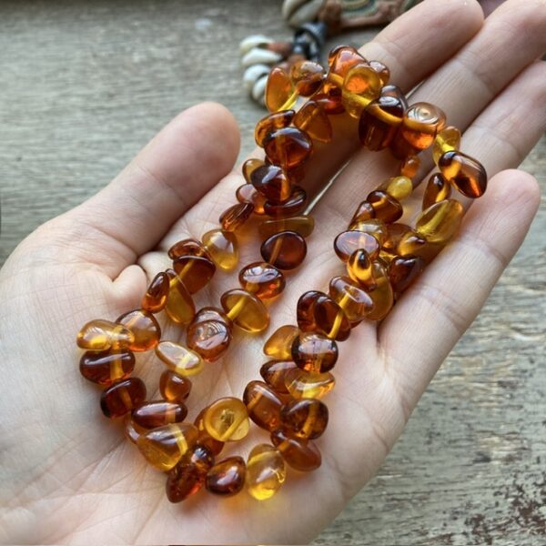 Vintage natural amber beaded necklace