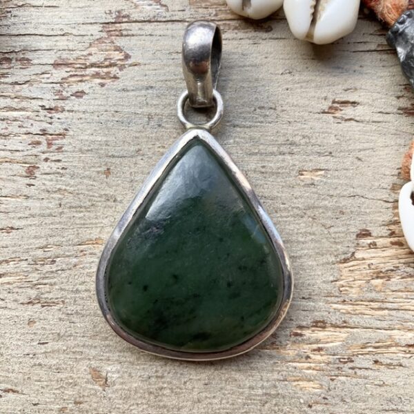 Vintage sterling silver and jade pendant