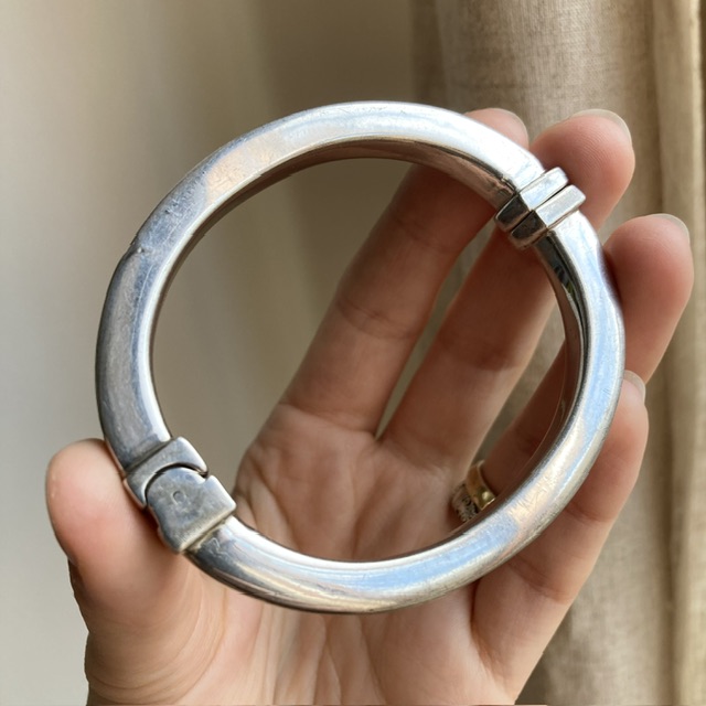 Vintage chunky sterling silver bangle