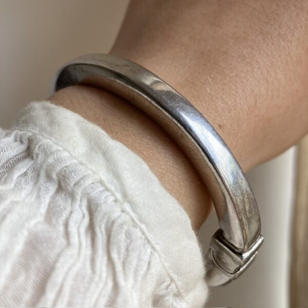 Vintage chunky sterling silver bangle