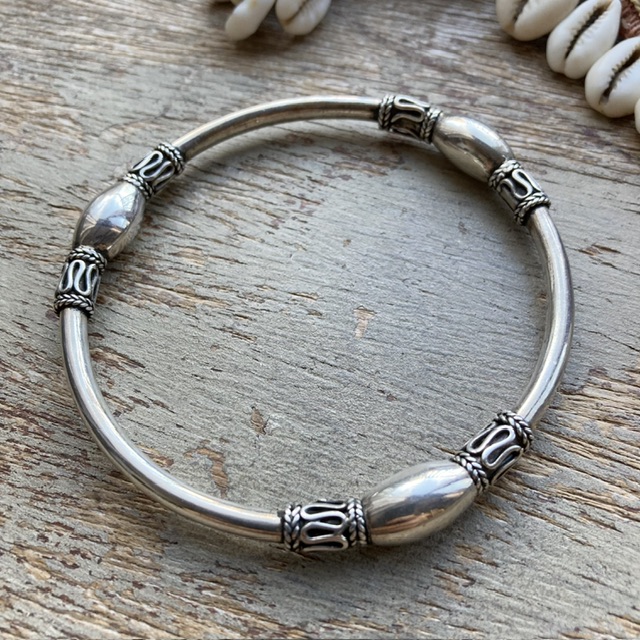 Vintage sterling silver Balinese bangle