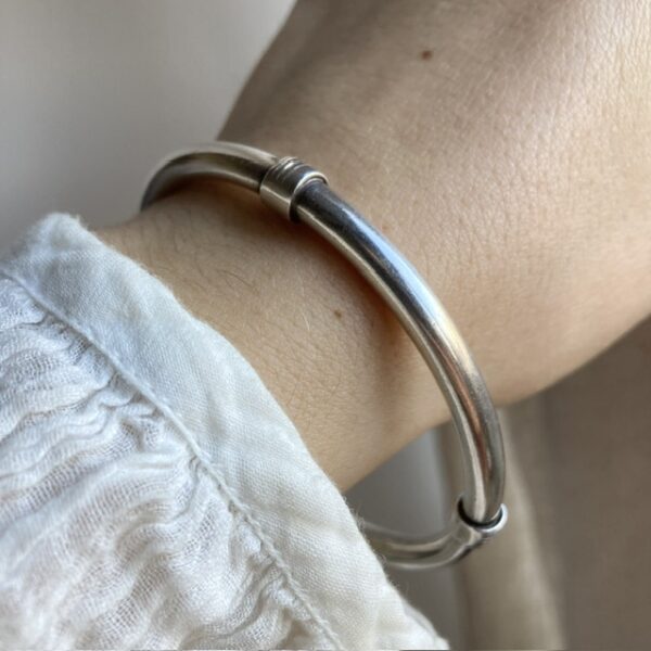 Vintage sterling silver bangle