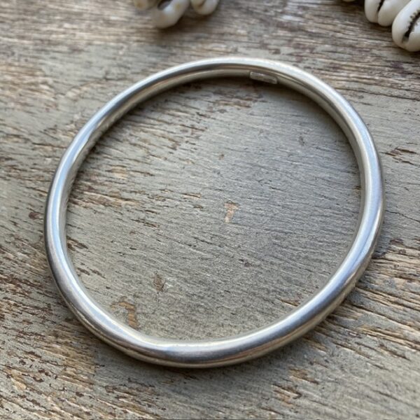 Vintage minimalist sterling silver bangle