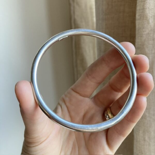 Vintage minimalist sterling silver bangle