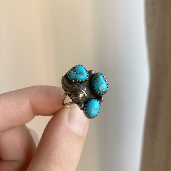 Vintage Navajo sterling silver turquoise ring